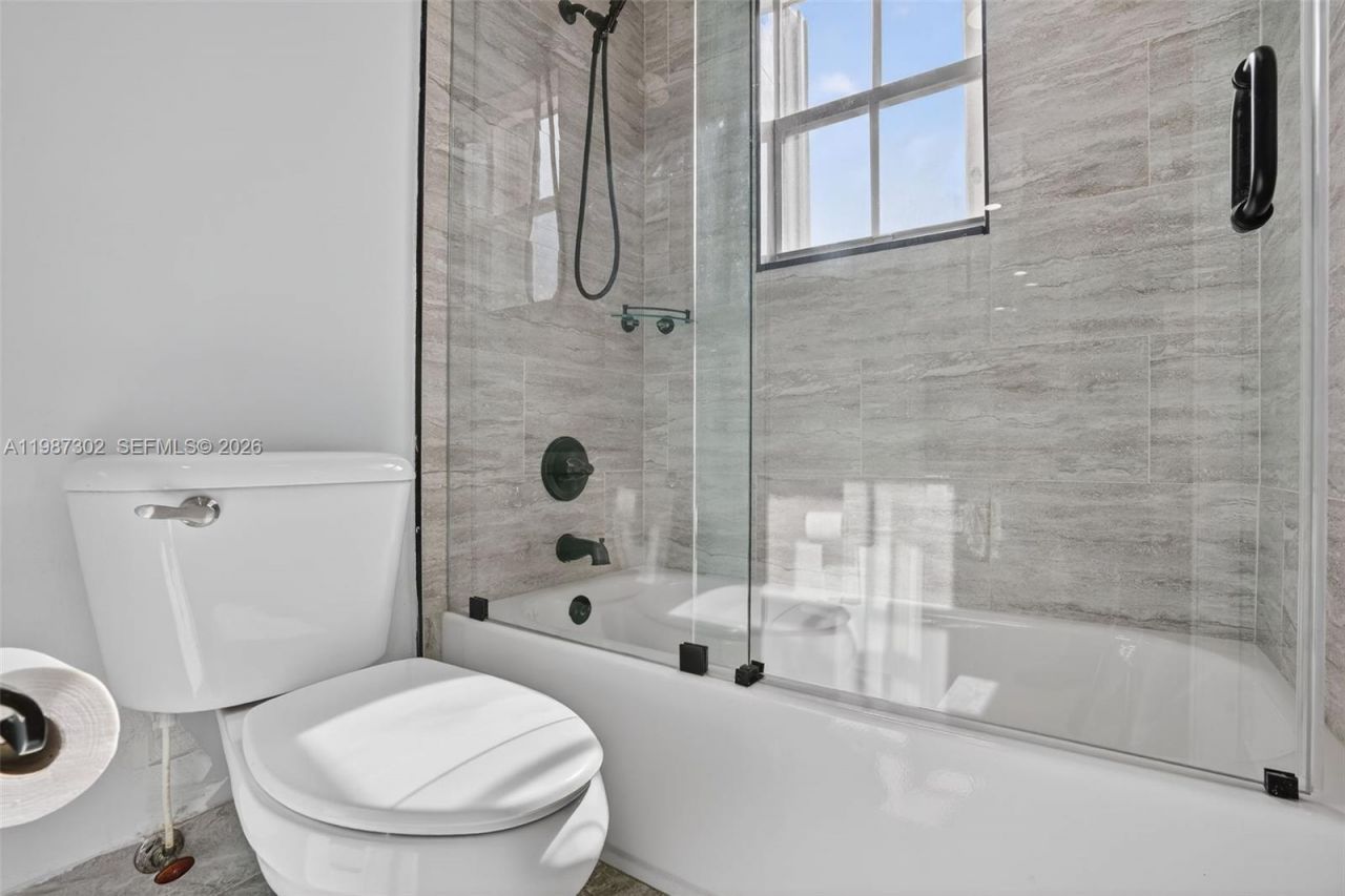 15051 SW 18th Ter , Miami, FL 33185 Photo