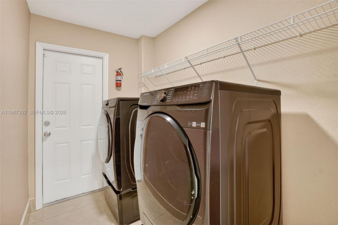 15051 SW 18th Ter , Miami, FL 33185 Photo