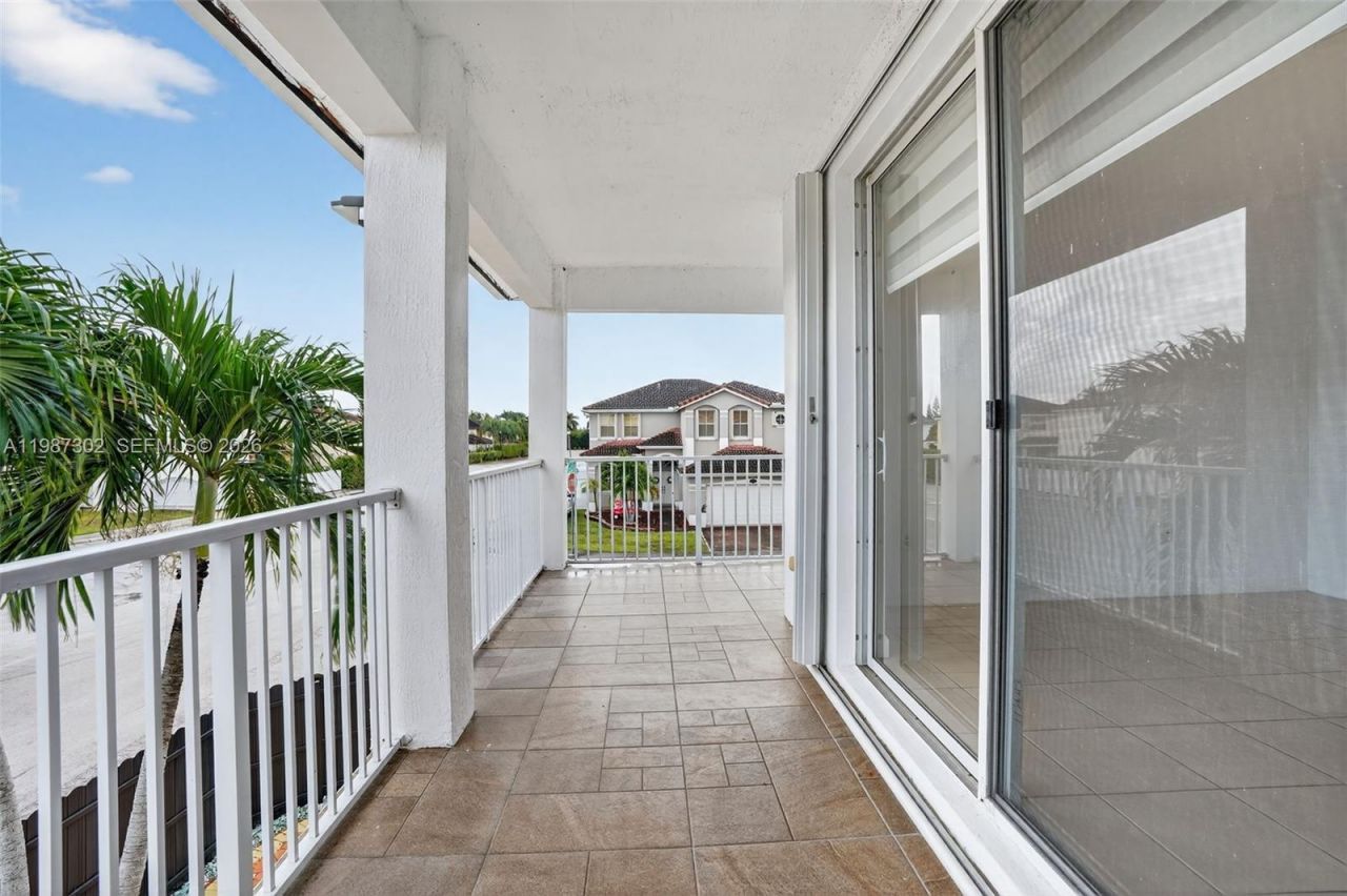 15051 SW 18th Ter , Miami, FL 33185 Photo