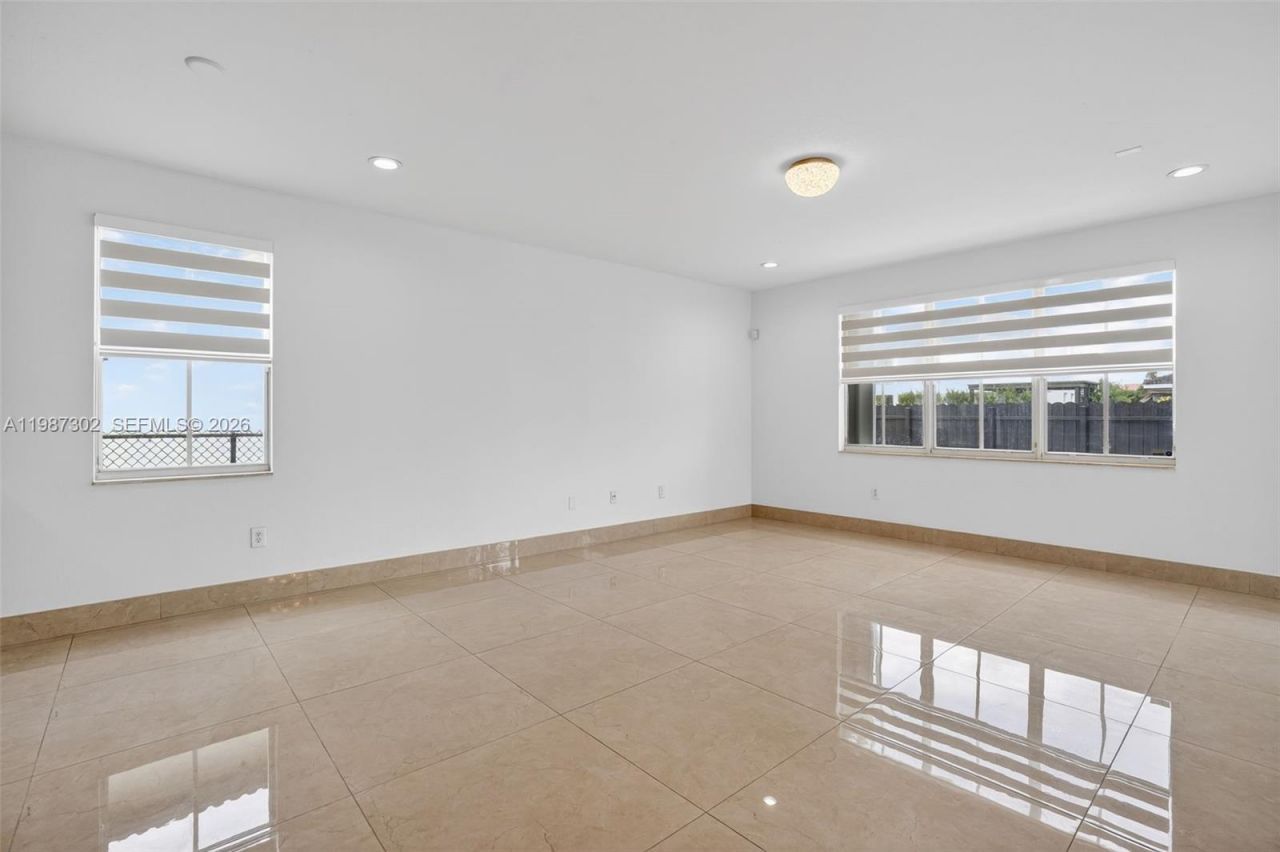 15051 SW 18th Ter , Miami, FL 33185 Photo