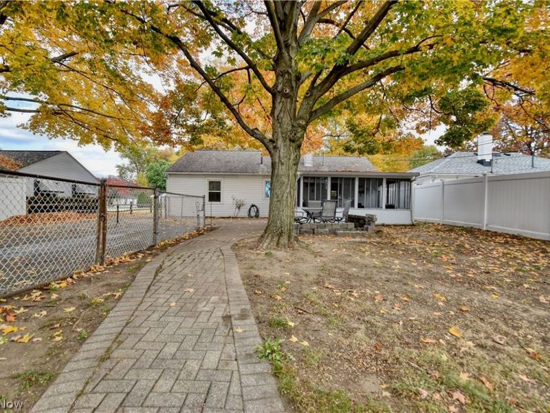 74 Hawthorne Drive, Painesville, OH 44077 Photo 9