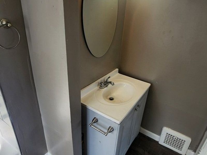 1514 Clermont Road , Cleveland, OH 44110 Photo 9