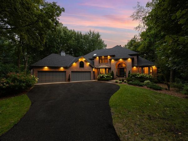 8010 Island Road, Eden Prairie, MN 55347