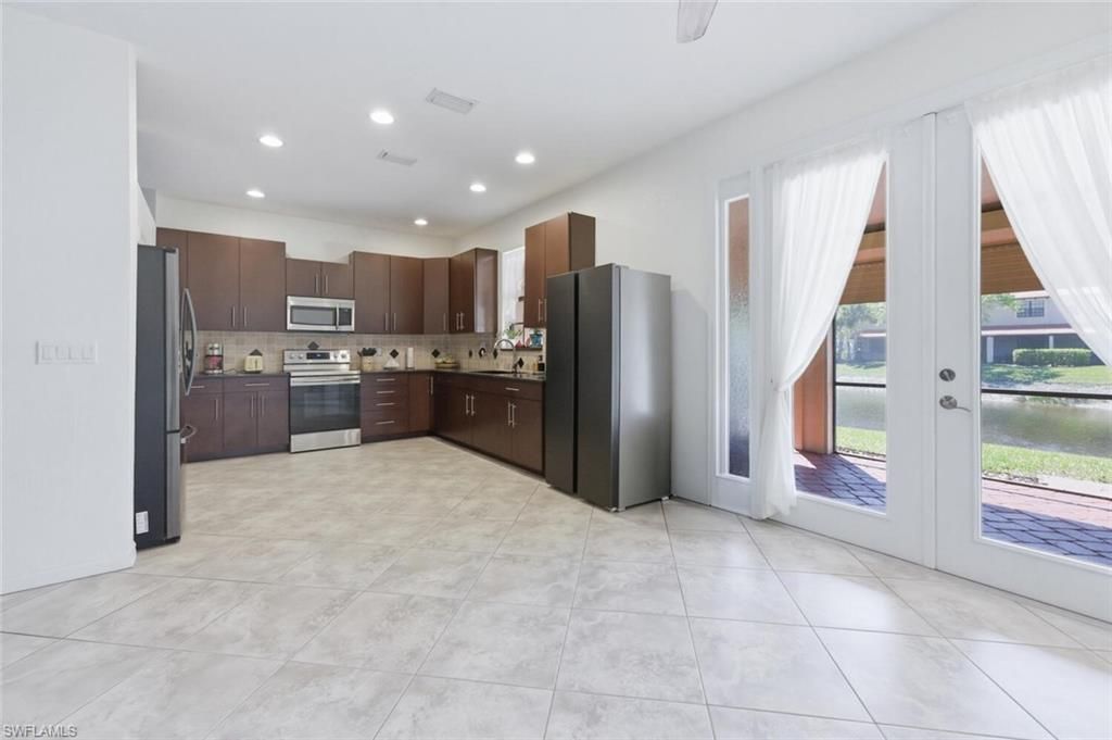 7577 Bristol Cir, Naples, FL 34120 Photo