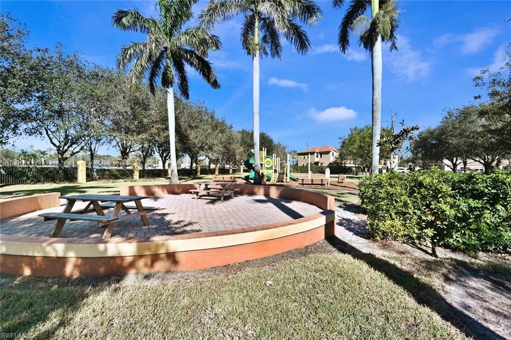 7577 Bristol Cir, Naples, FL 34120 Photo