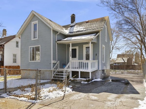 704 Francis Street , Joliet, IL 60432