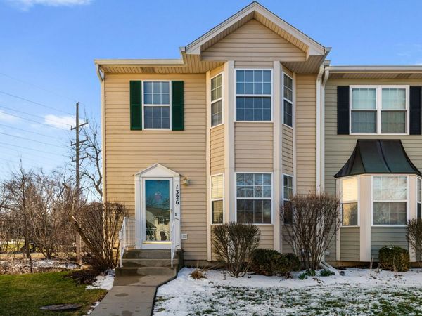 1326 Windsor Court , Geneva, IL 60134