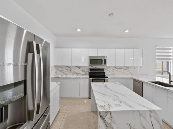 15051 SW 18th Ter , Miami, FL 33185