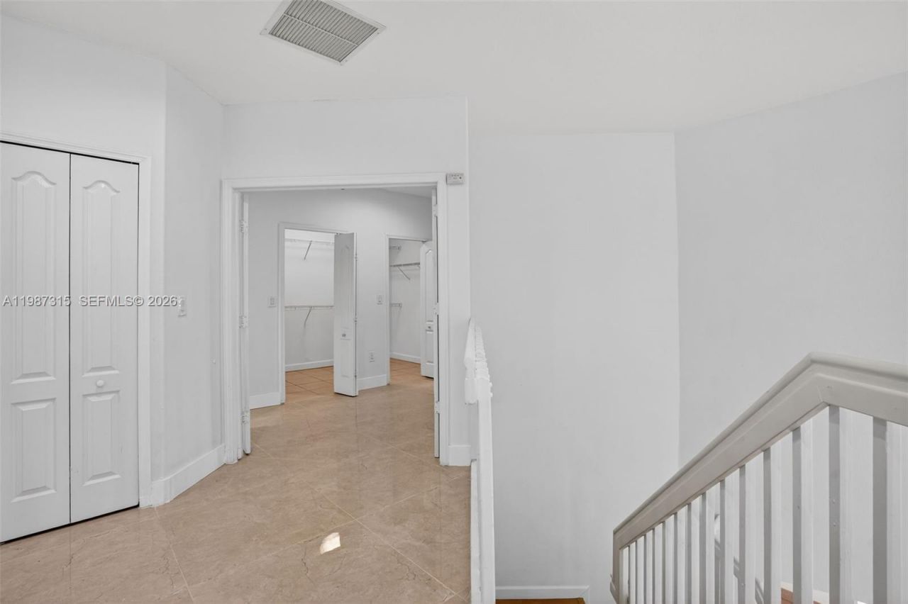 15051 SW 18th Ter , Miami, FL 33185 Photo