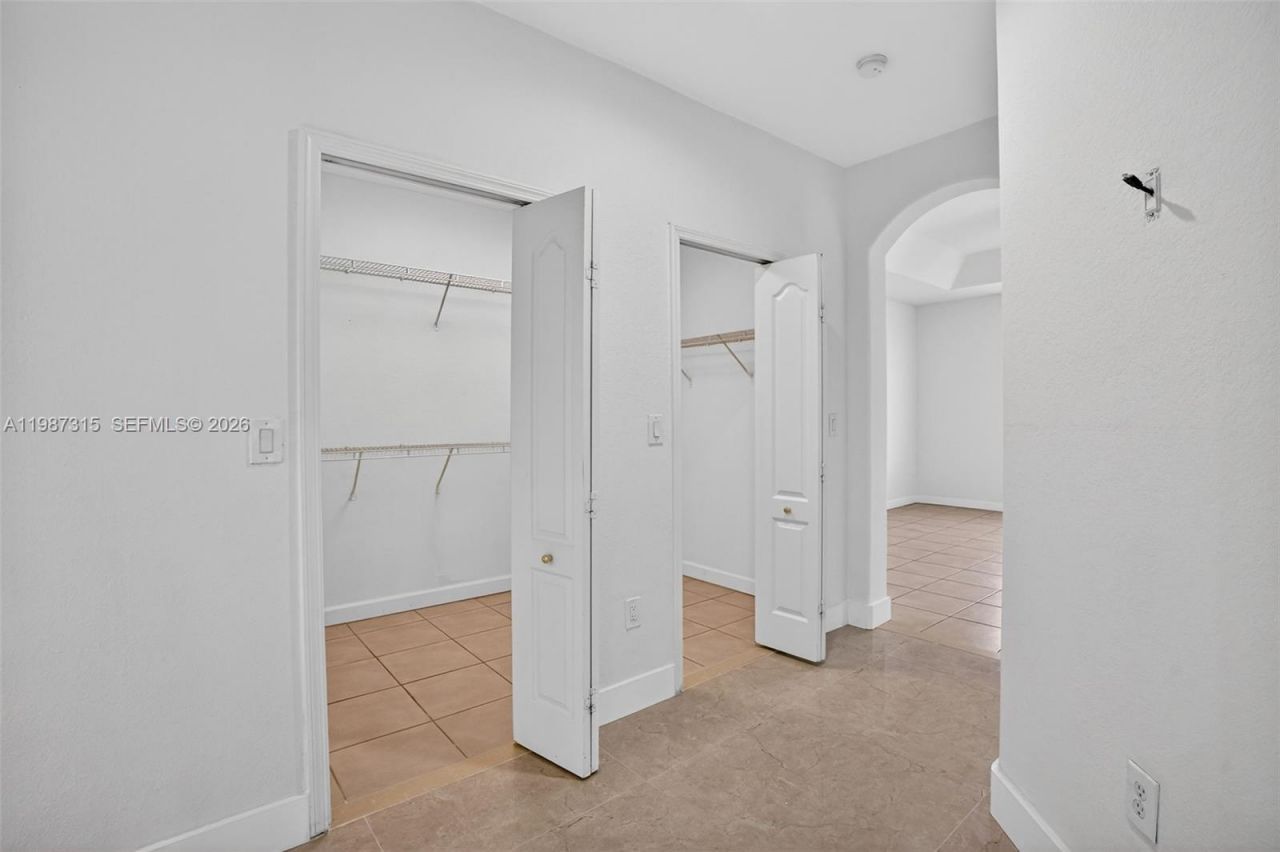 15051 SW 18th Ter , Miami, FL 33185 Photo