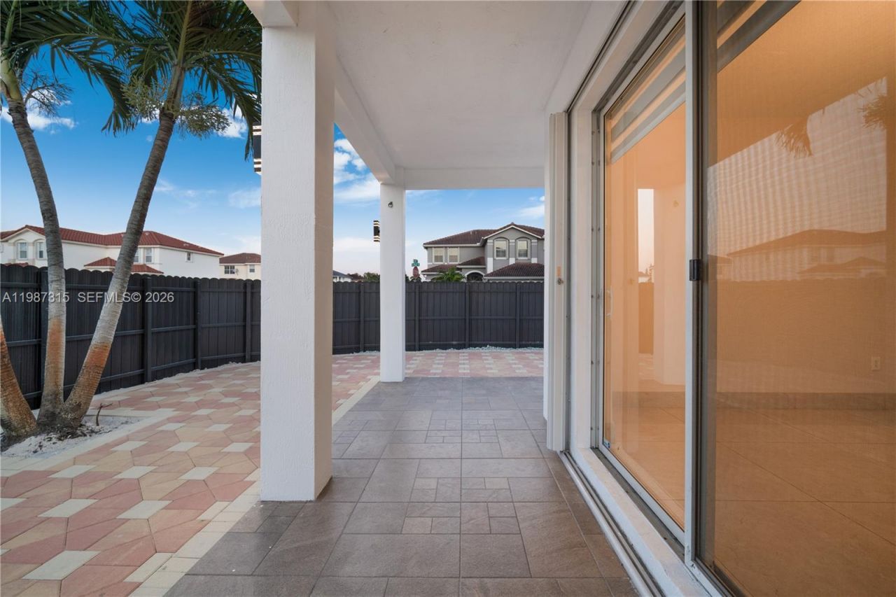 15051 SW 18th Ter , Miami, FL 33185 Photo