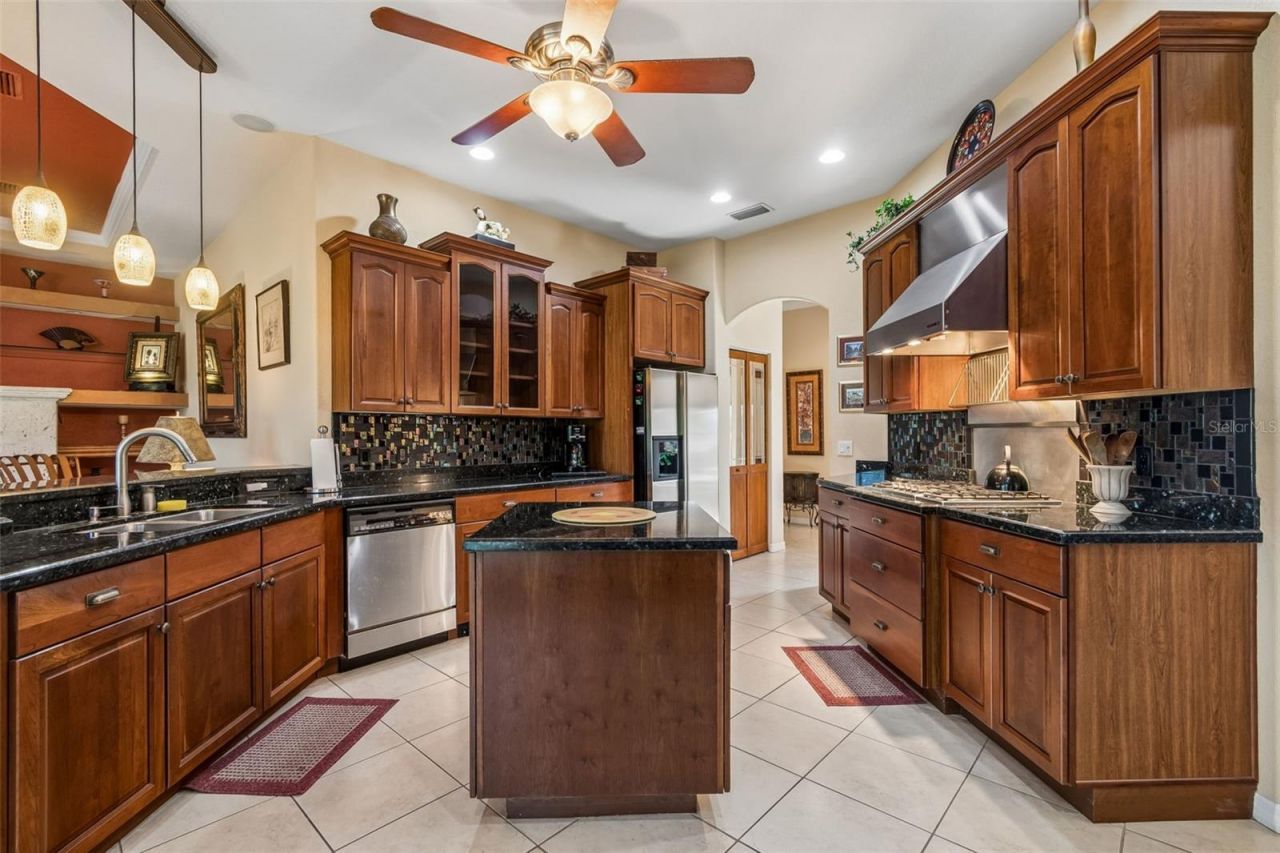 566 Planters Manor Way, Bradenton, FL 34212 Photo