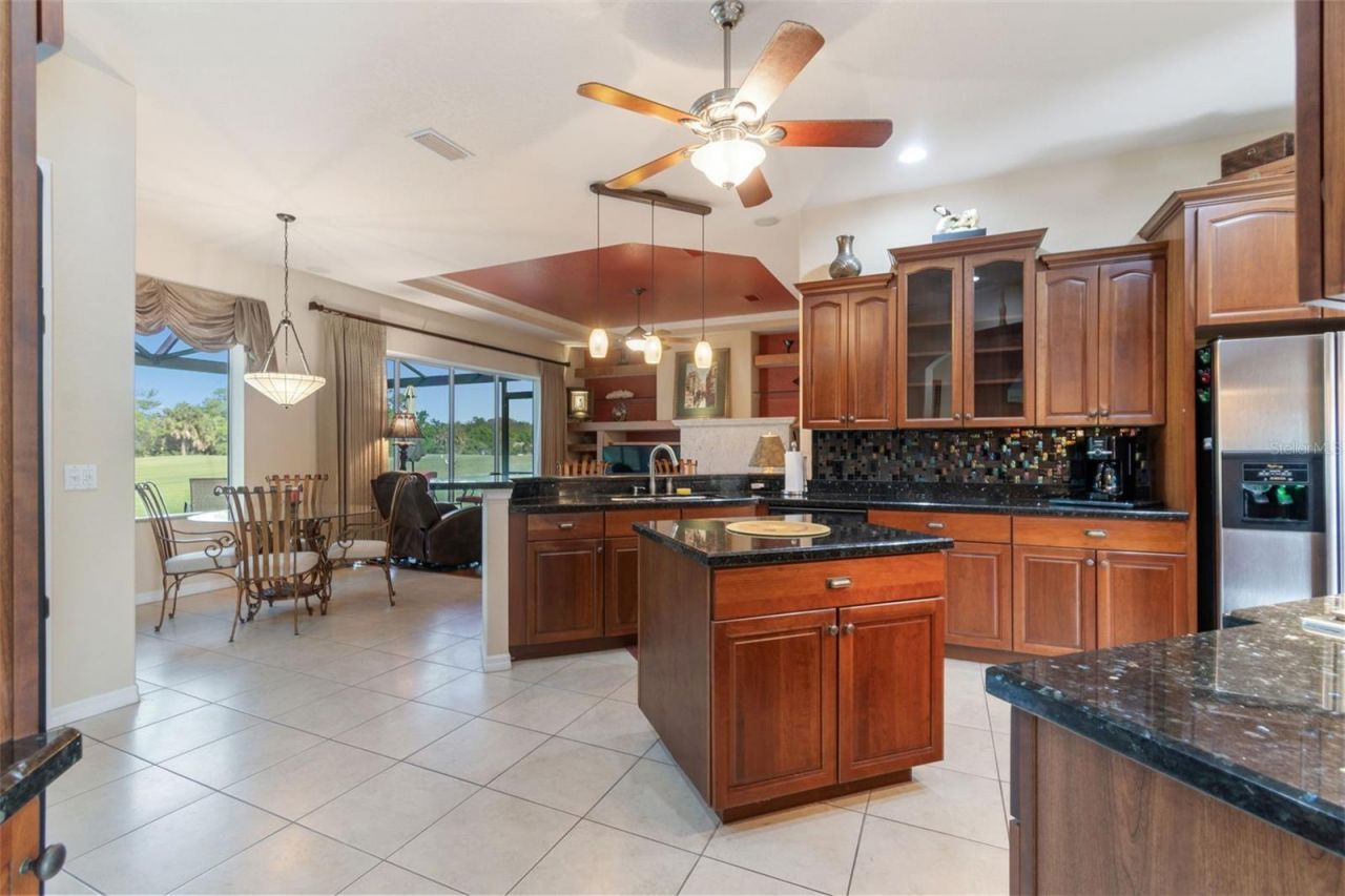 566 Planters Manor Way, Bradenton, FL 34212 Photo