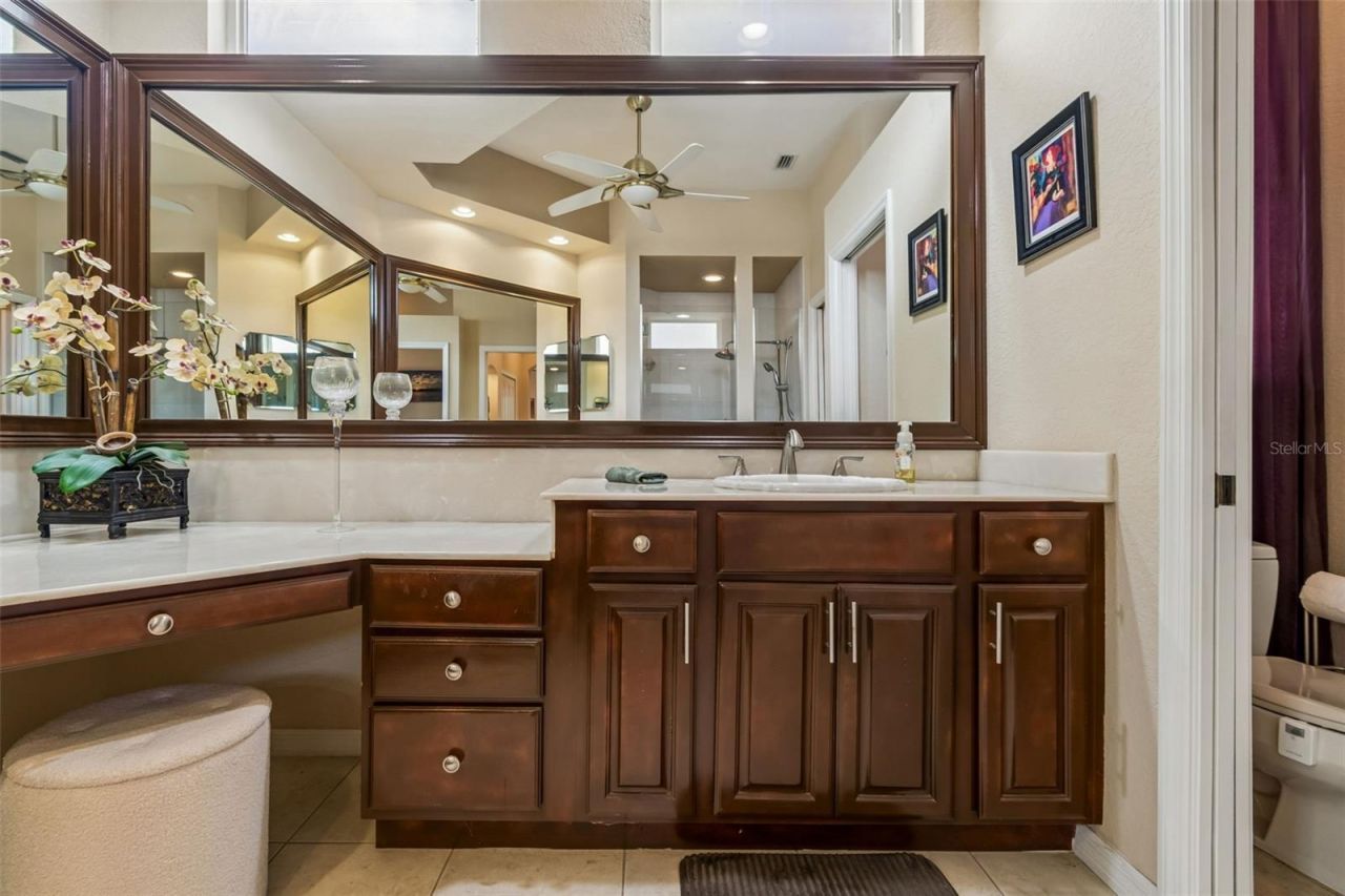 566 Planters Manor Way, Bradenton, FL 34212 Photo