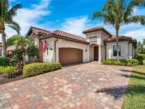 2930 Aviamar CIR, NAPLES, FL 34114