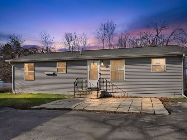 23007 Lovell Road , Sycamore, IL 60178