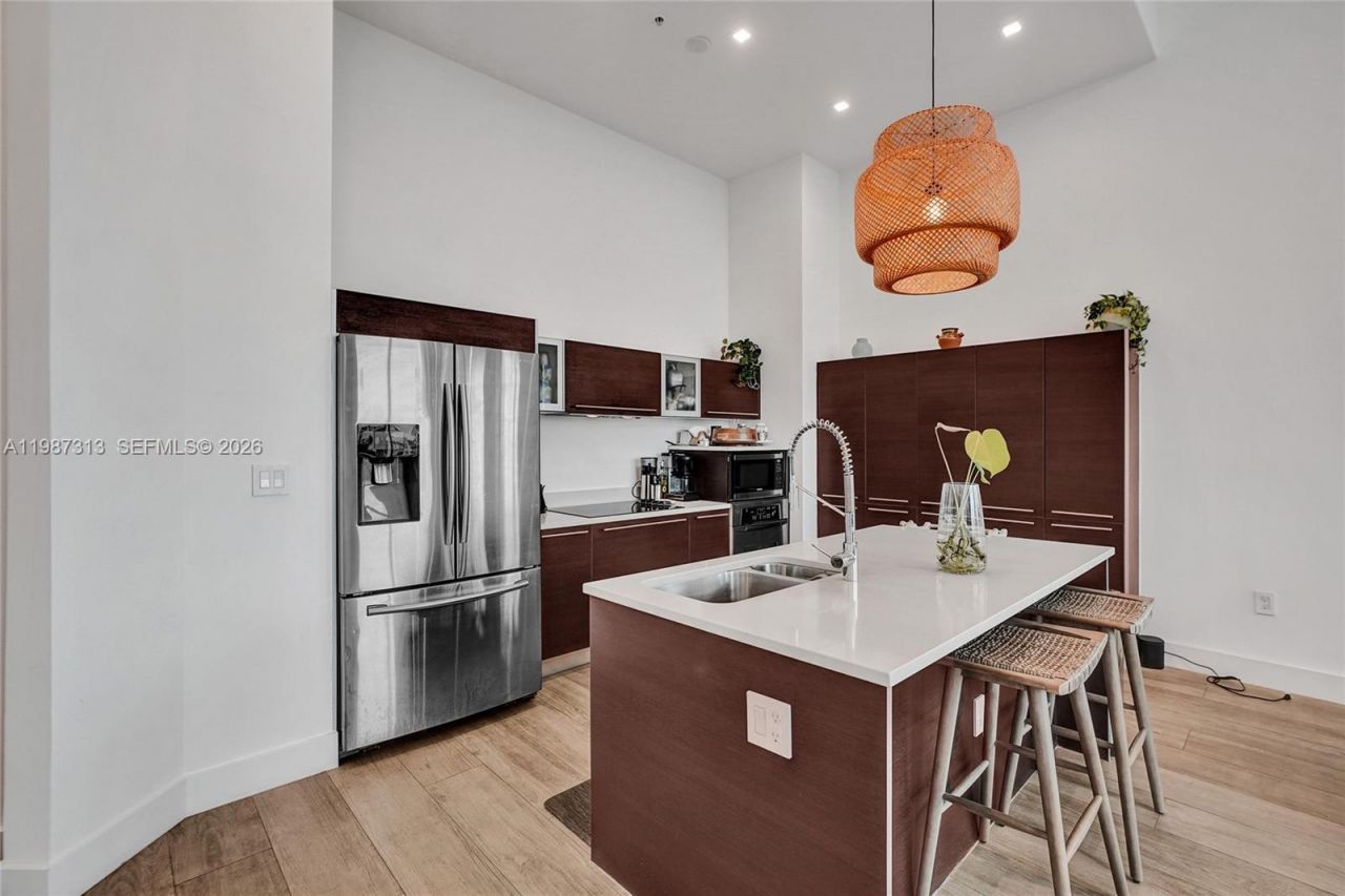 1900 N Bayshore Dr, Unit 816, Miami, FL 33132 Photo