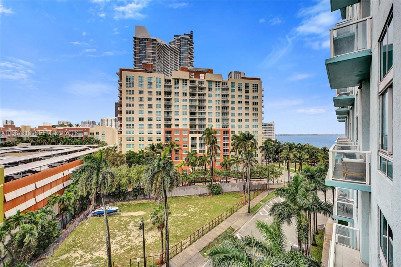 1900 N Bayshore Dr, Unit 816, Miami, FL 33132 Photo