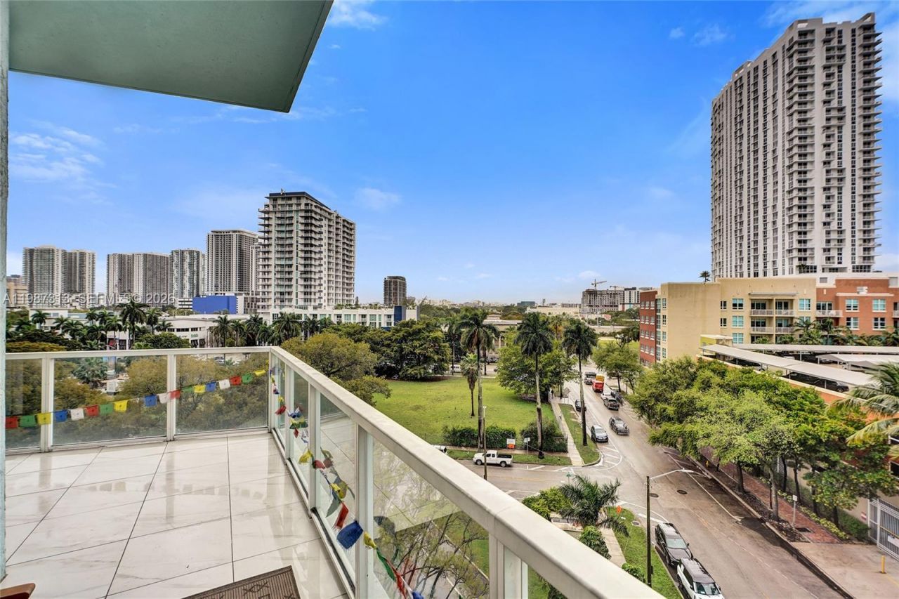 1900 N Bayshore Dr, Unit 816, Miami, FL 33132 Photo