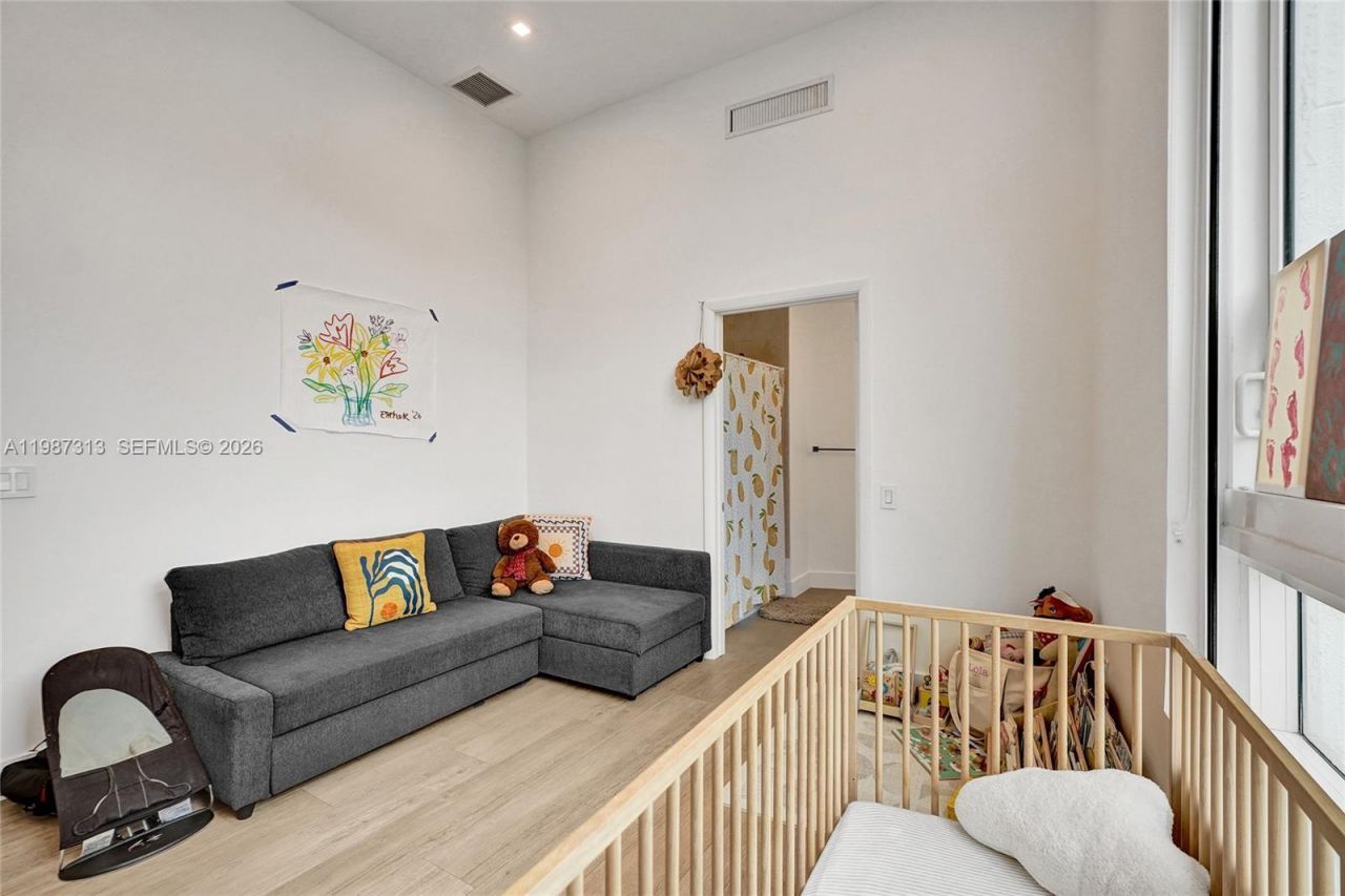 1900 N Bayshore Dr, Unit 816, Miami, FL 33132 Photo