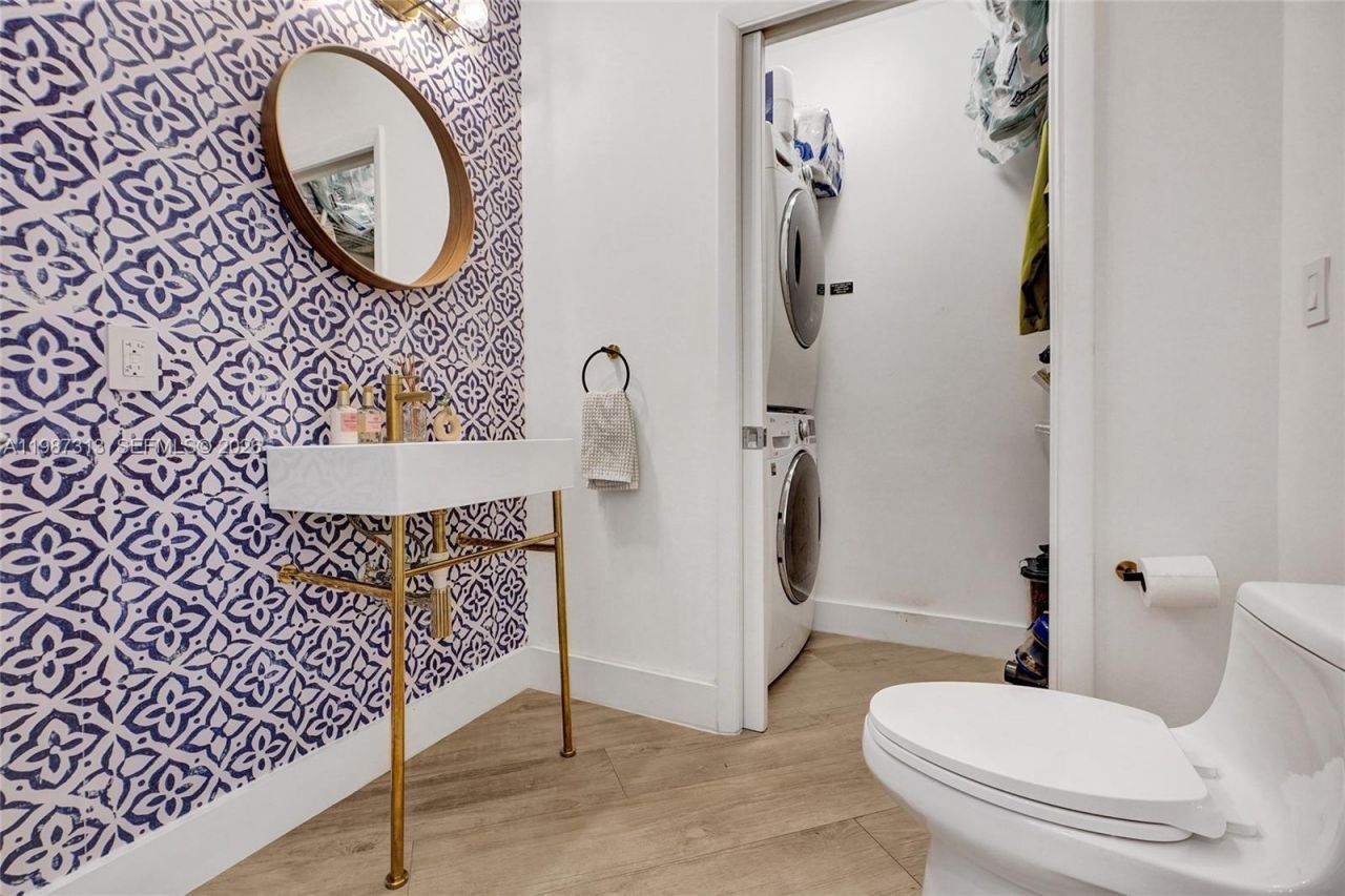 1900 N Bayshore Dr, Unit 816, Miami, FL 33132 Photo