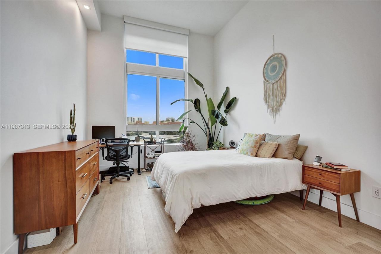 1900 N Bayshore Dr, Unit 816, Miami, FL 33132 Photo