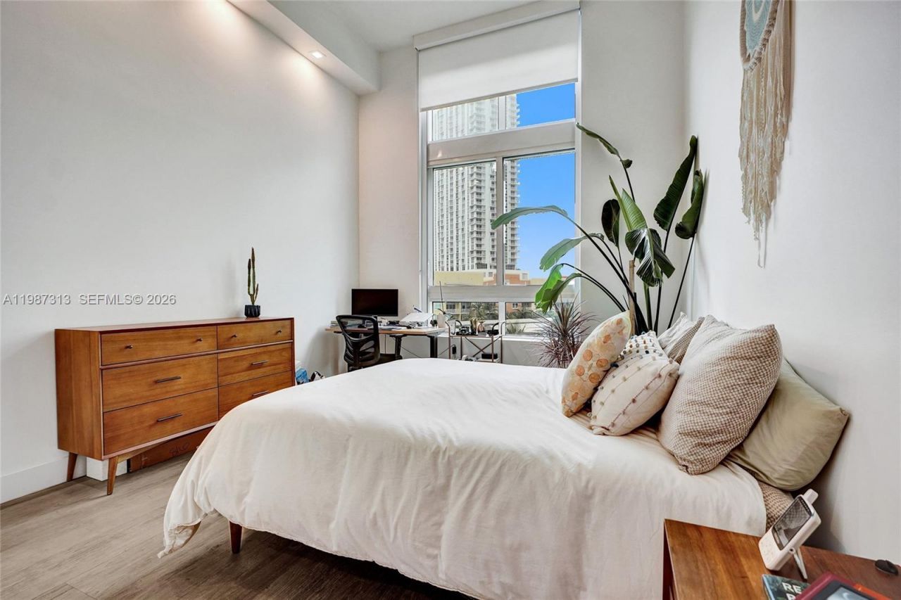 1900 N Bayshore Dr, Unit 816, Miami, FL 33132 Photo