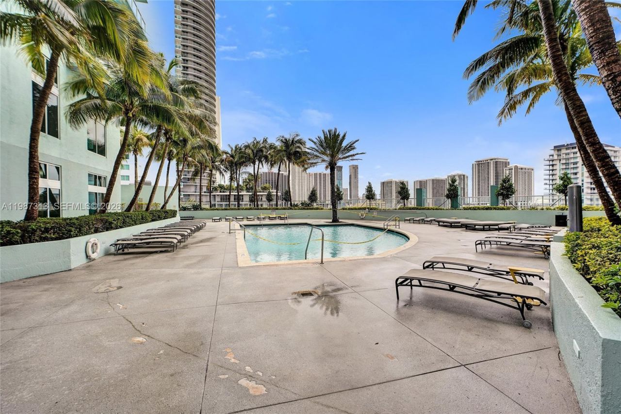 1900 N Bayshore Dr, Unit 816, Miami, FL 33132 Photo