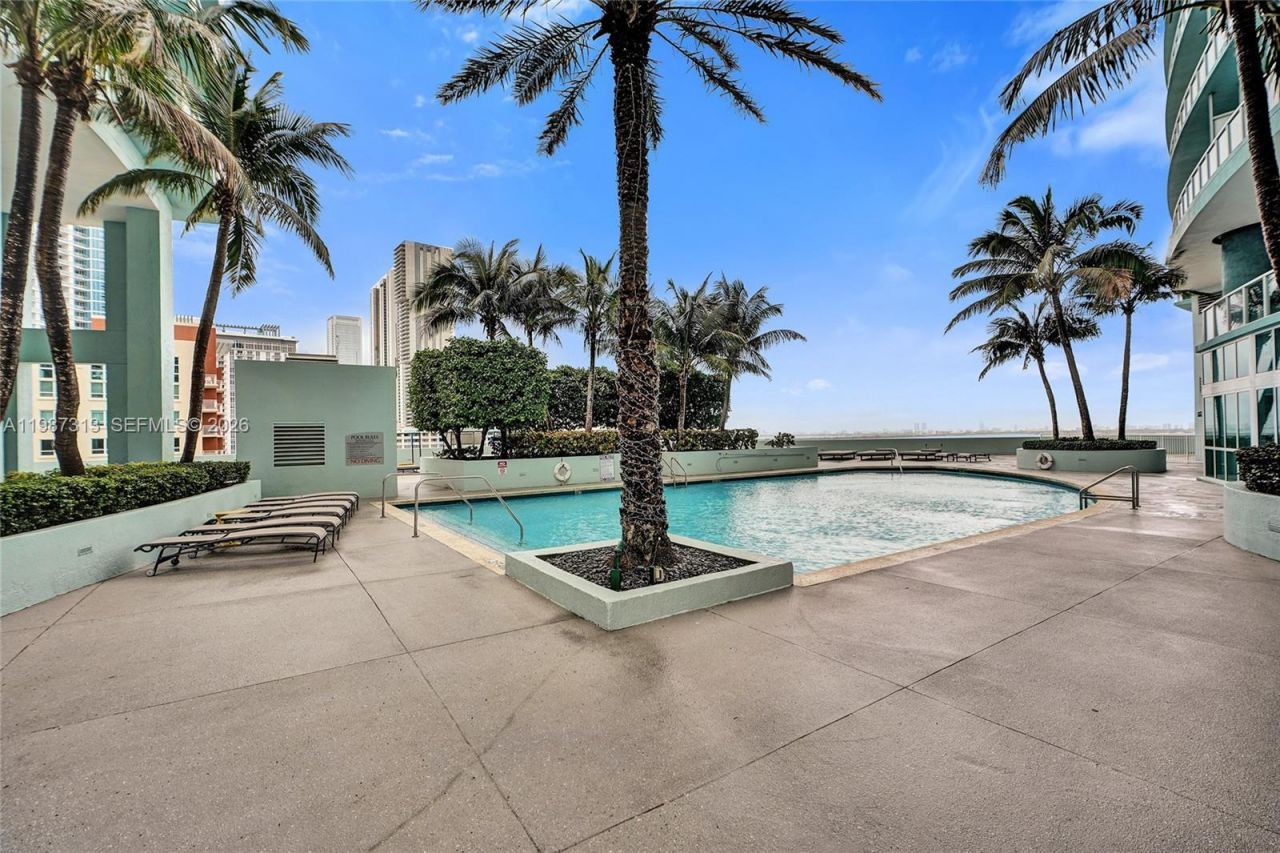 1900 N Bayshore Dr, Unit 816, Miami, FL 33132 Photo