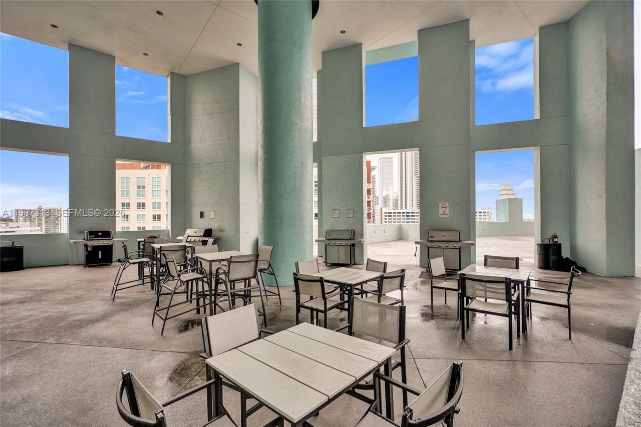 1900 N Bayshore Dr, Unit 816, Miami, FL 33132 Photo