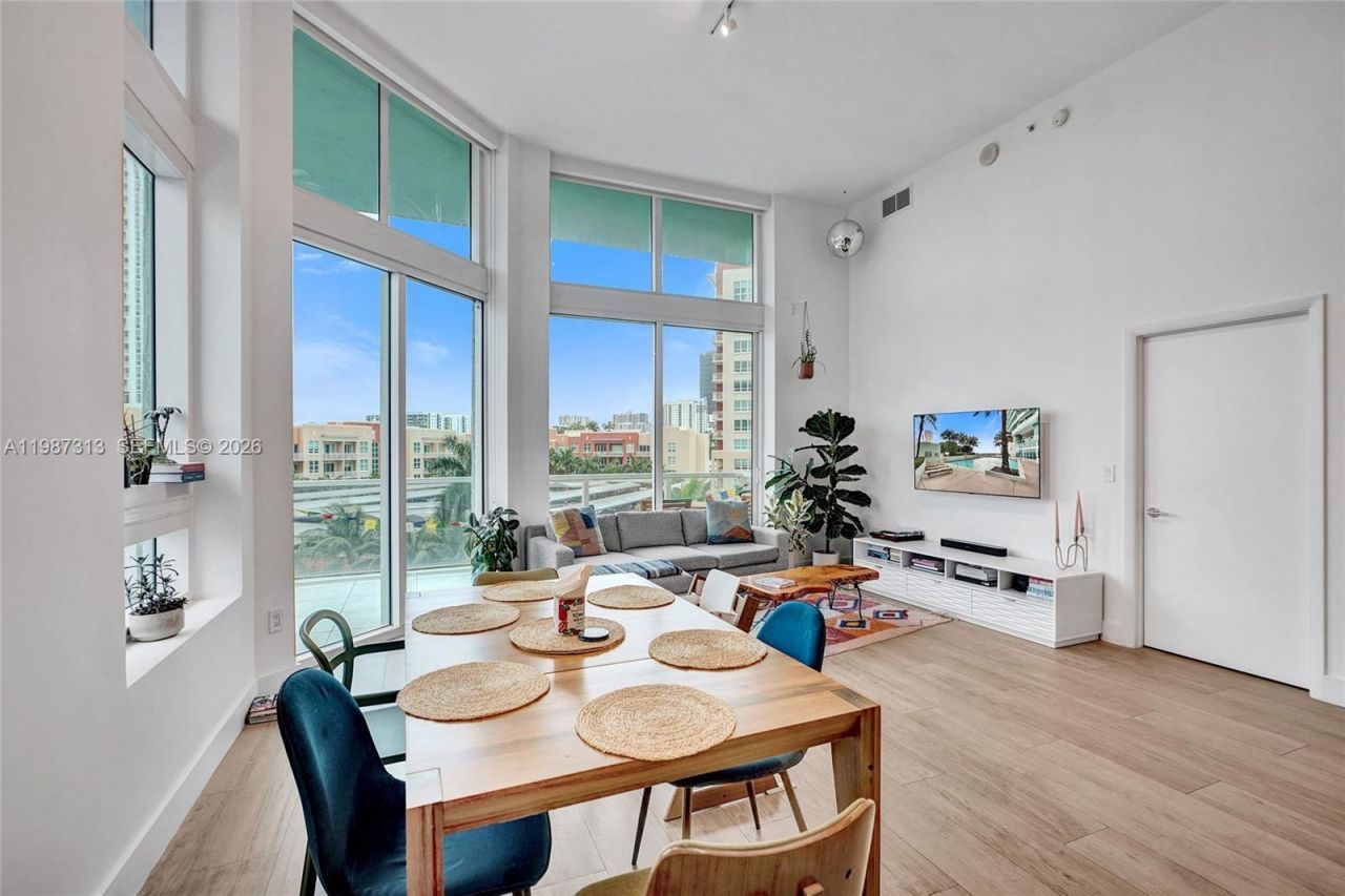 1900 N Bayshore Dr, Unit 816, Miami, FL 33132 Photo