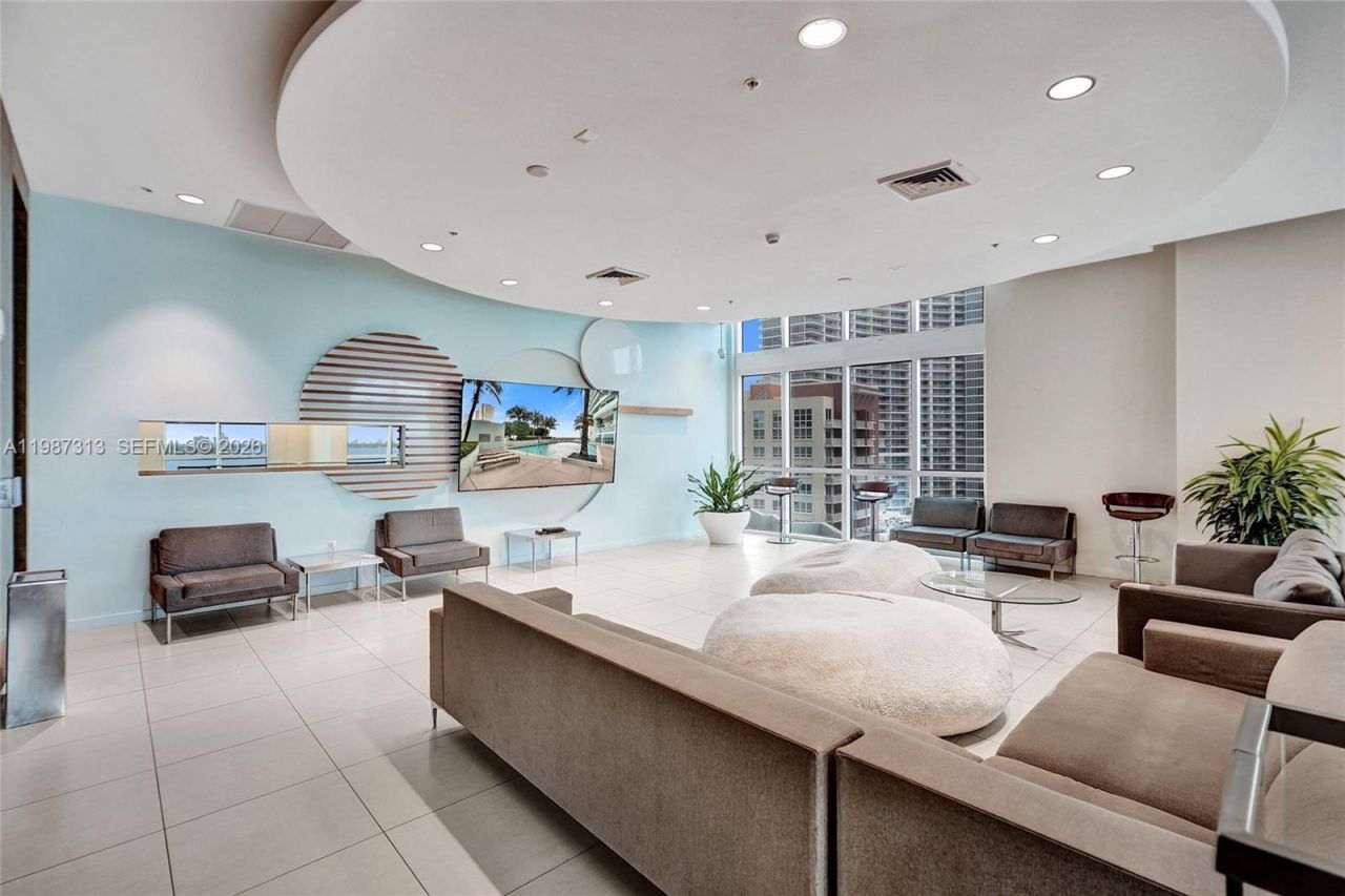 1900 N Bayshore Dr, Unit 816, Miami, FL 33132 Photo