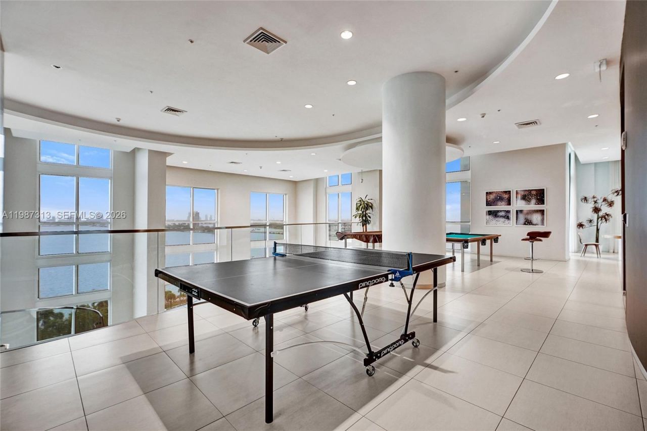 1900 N Bayshore Dr, Unit 816, Miami, FL 33132 Photo