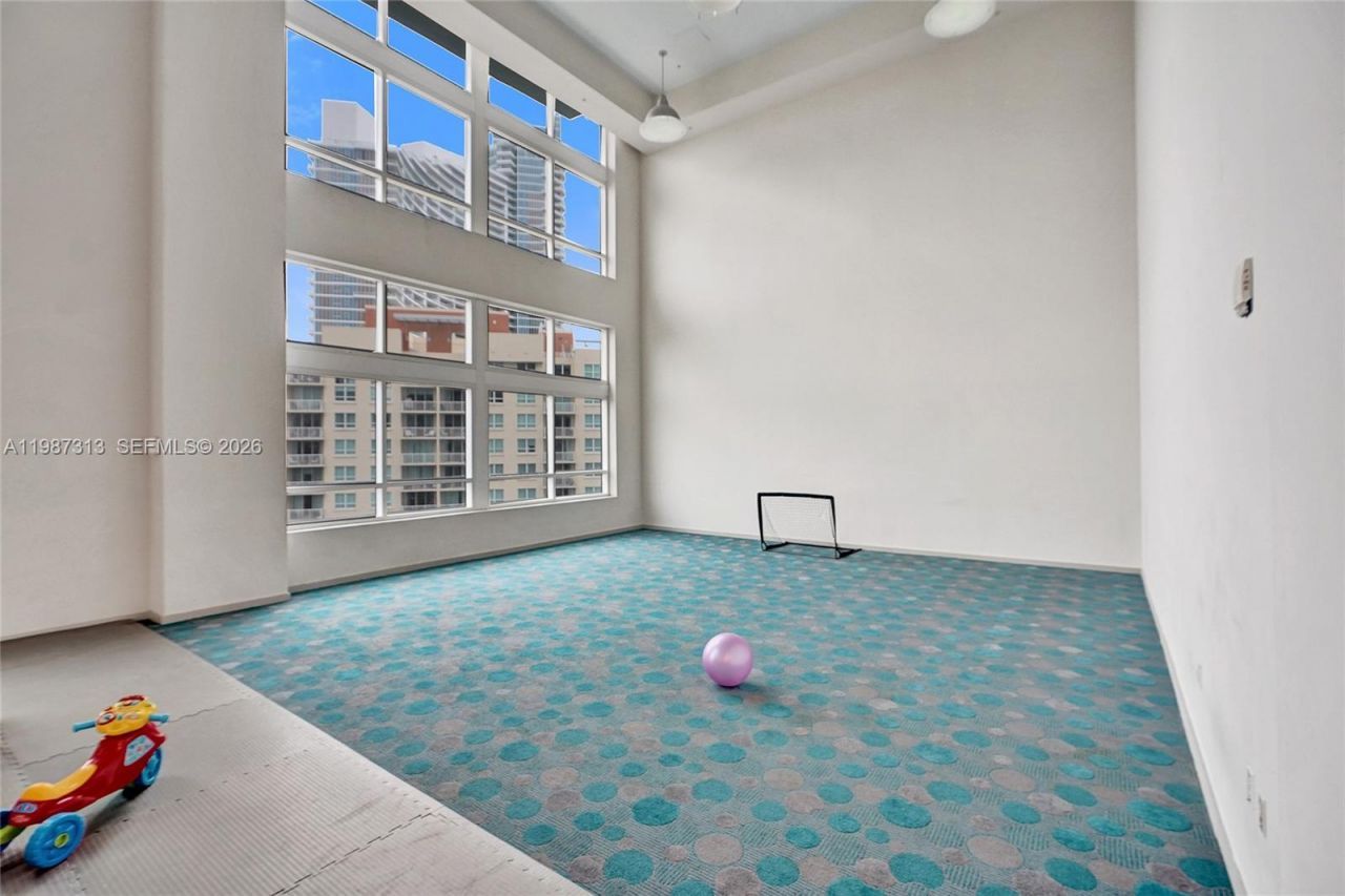 1900 N Bayshore Dr, Unit 816, Miami, FL 33132 Photo