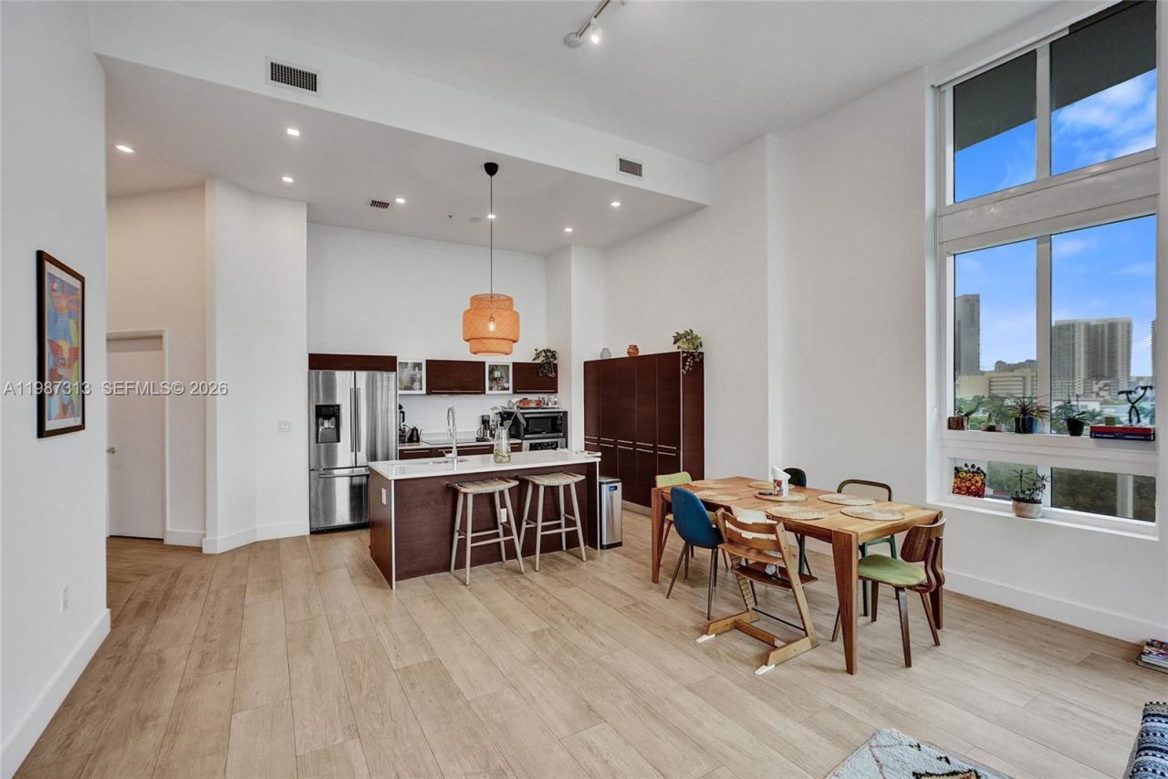 1900 N Bayshore Dr, Unit 816, Miami, FL 33132 Photo