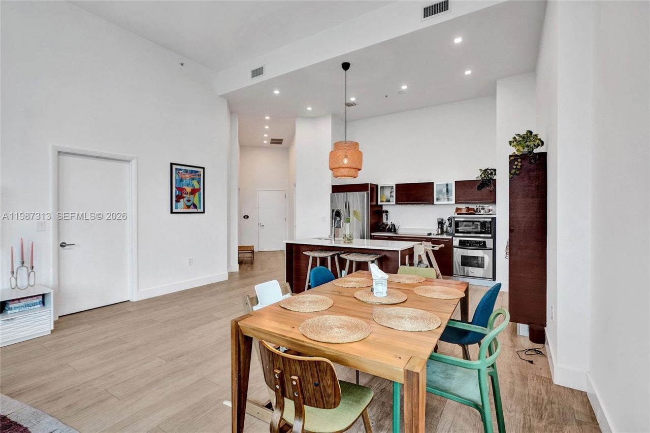 1900 N Bayshore Dr, Unit 816, Miami, FL 33132 Photo