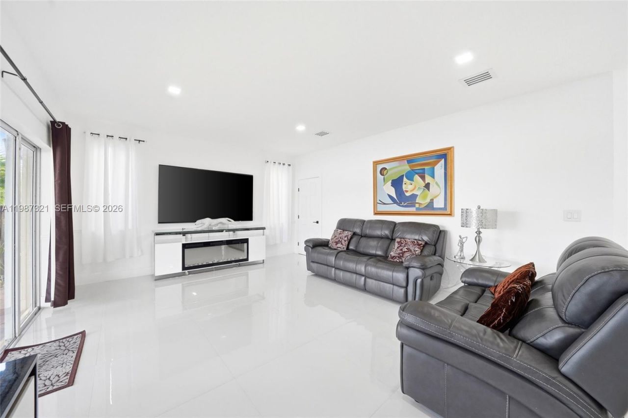 3955 NE 15th St , Homestead, FL 33033 Photo