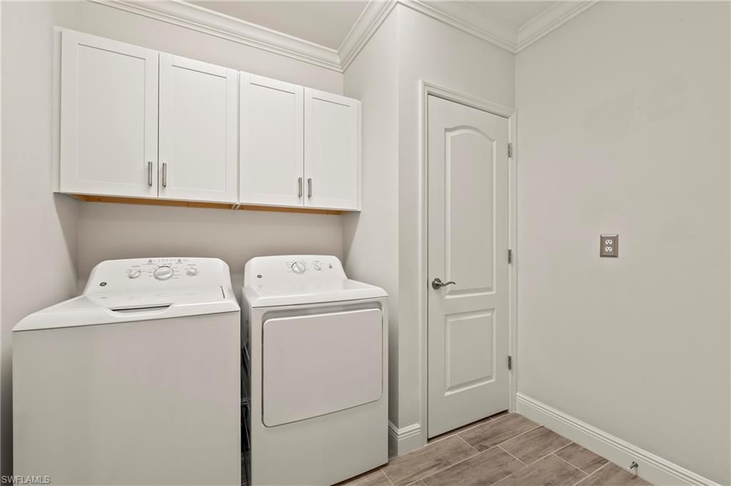 6954 Avalon Cir, Unit 703, Naples, FL 34112 Photo