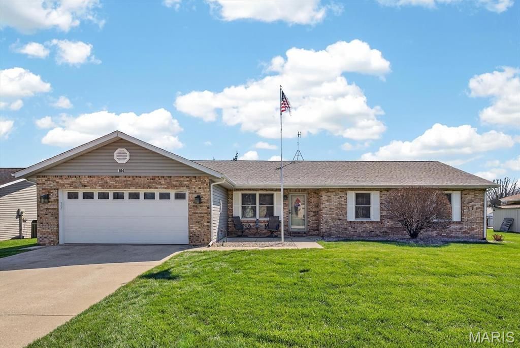 104 Meadowbruck Lane, Shiloh, IL 62221 Main Photo