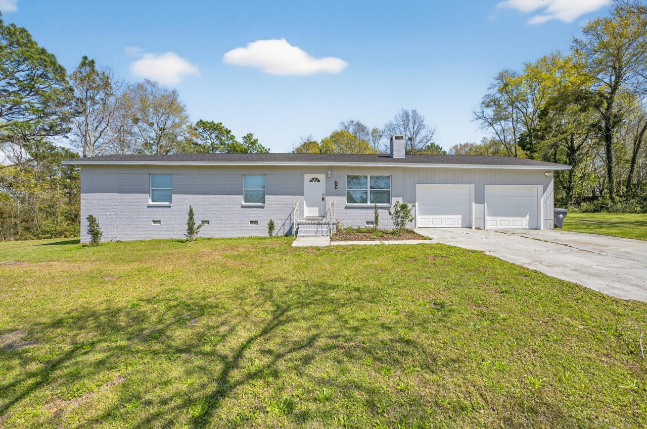 374 Pinewood Drive, Defuniak Springs, FL 32433 Main Photo