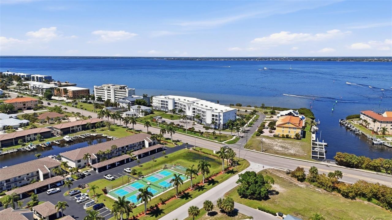 1425 Park Beach Circle, Unit 124, Punta Gorda, FL 33950 Photo