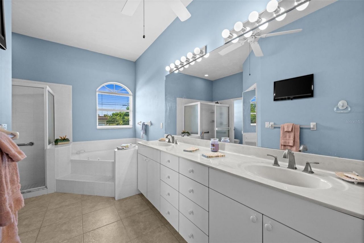 410 SE 20th Court, Cape Coral, FL 33990 Photo