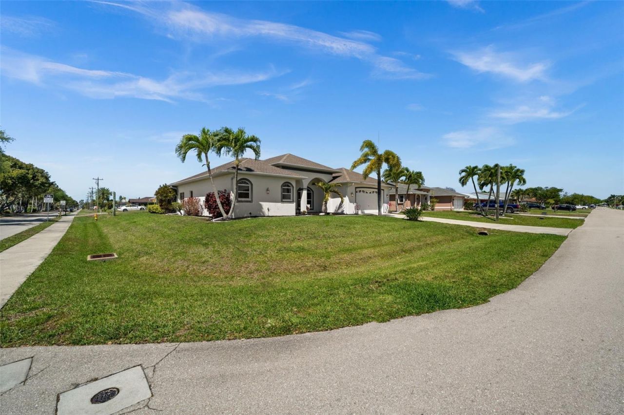 410 SE 20th Court, Cape Coral, FL 33990 Photo