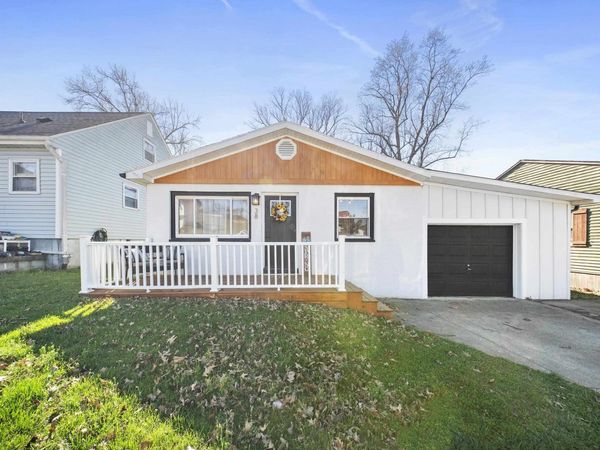 38 Walmott Dr, Huntington, WV 25705