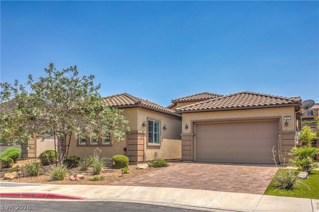 933 Everest Peak Avenue, Henderson, NV 89012 Main Photo