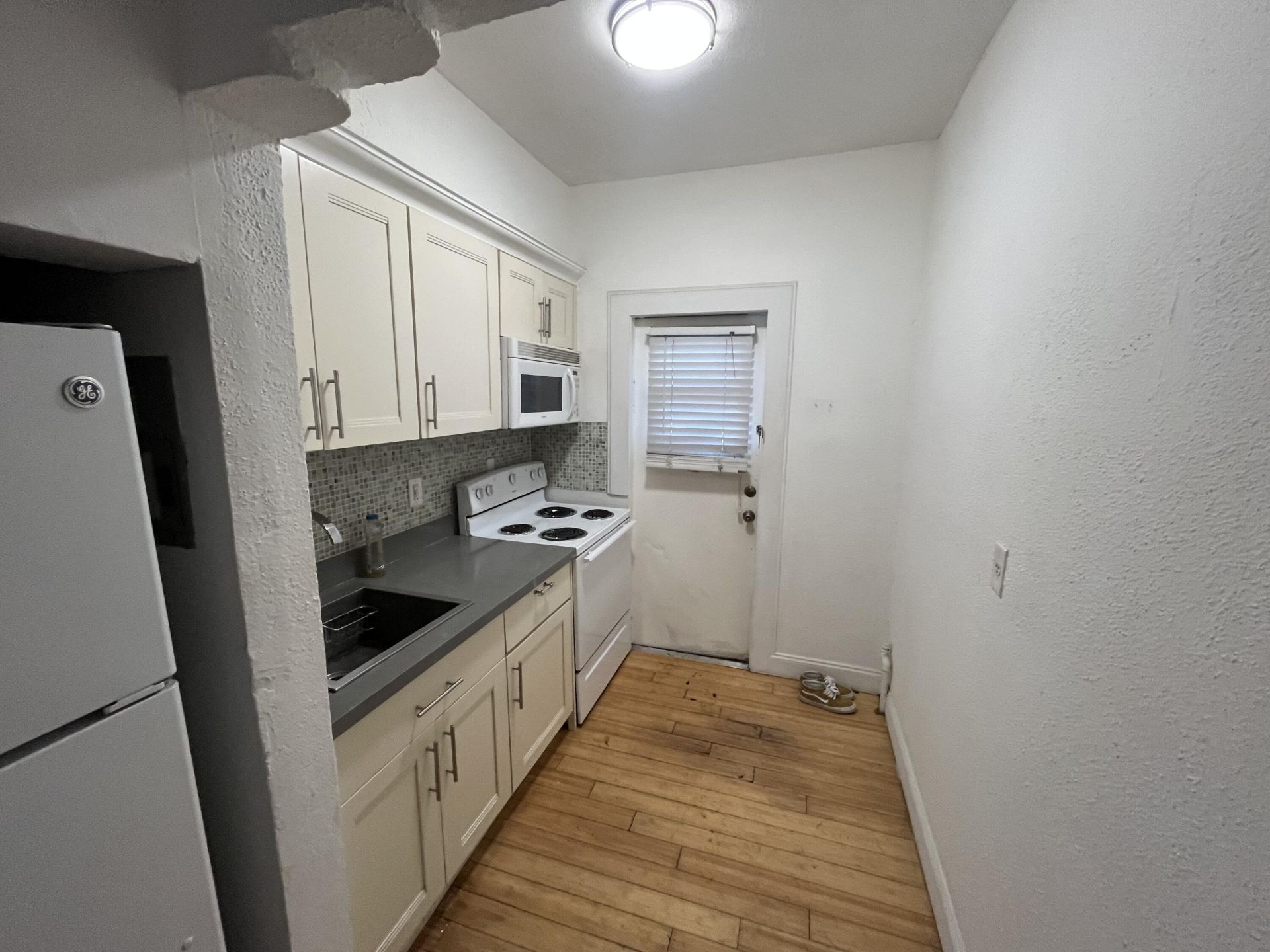 320 80th Street, Unit 4, Miami Beach, FL 33141 Photo