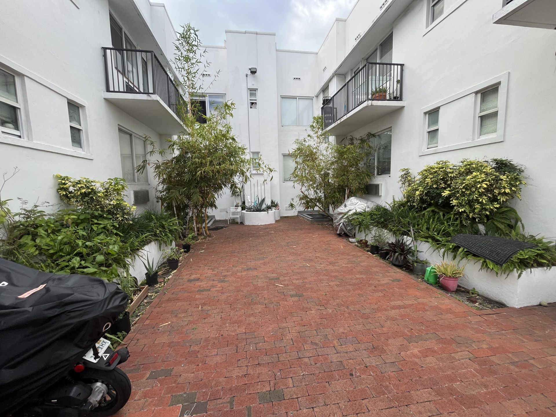 320 80th Street, Unit 4, Miami Beach, FL 33141 Photo