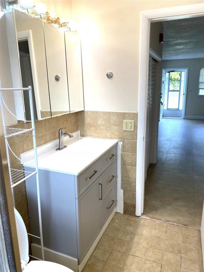 1431 S 14th Ave , Unit 114, Hollywood, FL 33020 Photo