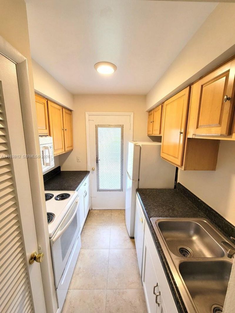 1431 S 14th Ave, Unit 114, Hollywood, FL 33020 Photo