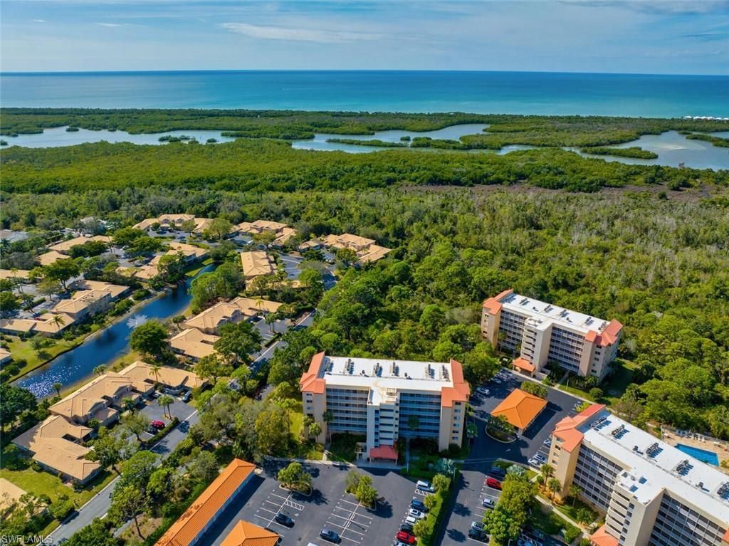 15161 Cedarwood Ln, Unit 1105, Naples, FL 34110 Photo